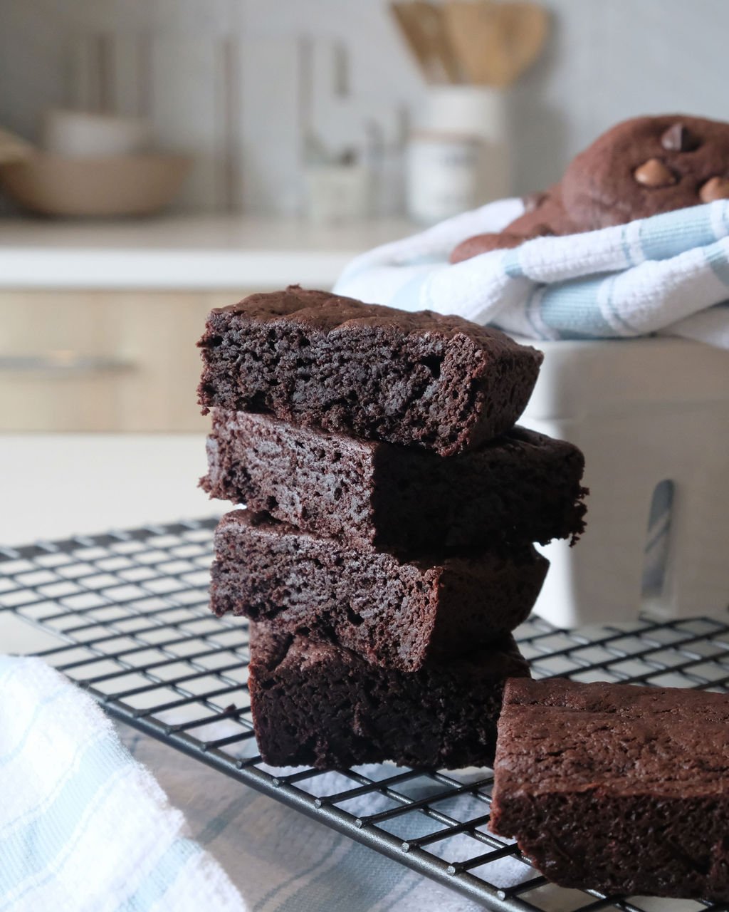 DOUBLE CHOCOLATE PROTEIN BROWNIE BAKING MIX - HelloAmino